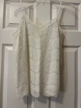 Woman’s monteau lace camisole top